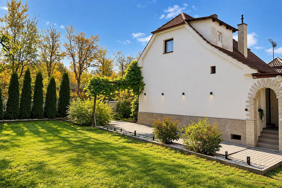 Pronájem rodinného domu 182 m², pozemek 537 m² – fotografie 3