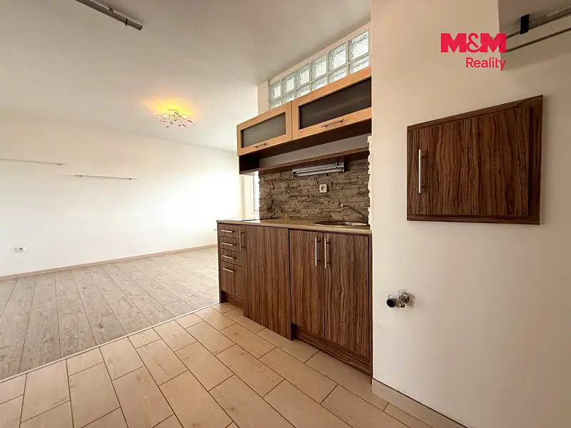 Pronájem bytu 1+kk 28 m², Ostrava – náhled fotky 2