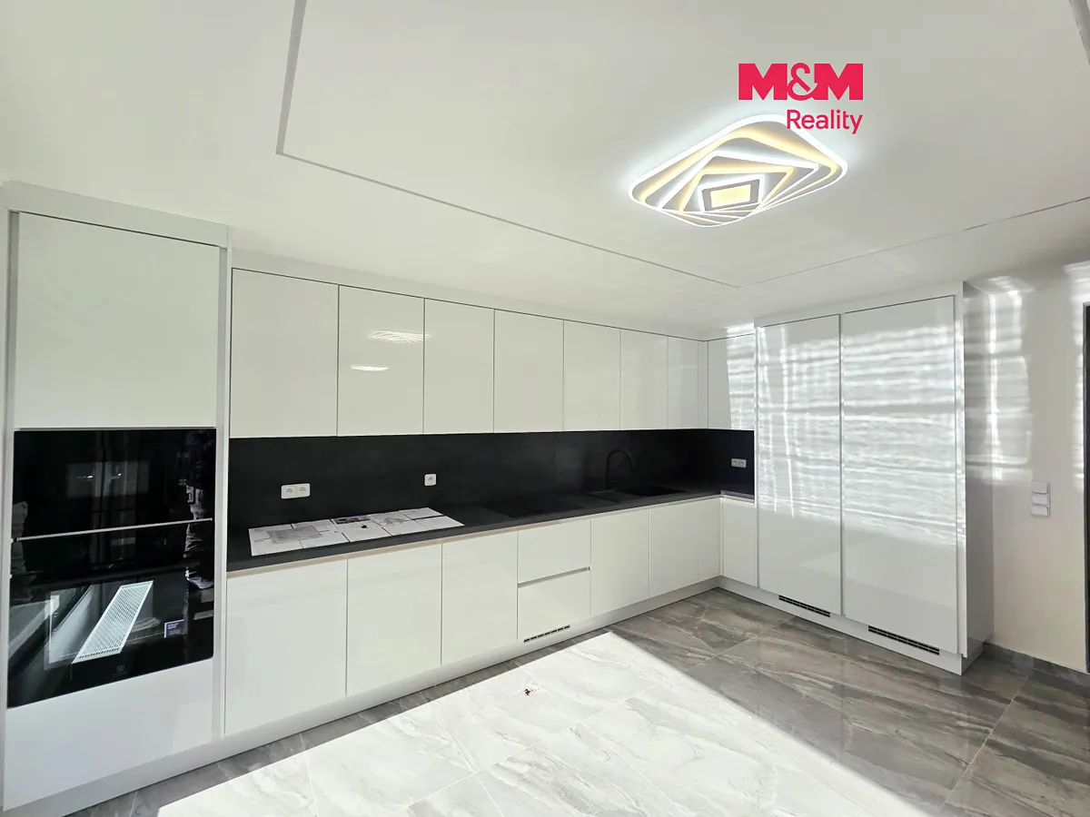 Prodej rodinného domu 160 m², pozemek 233 m²