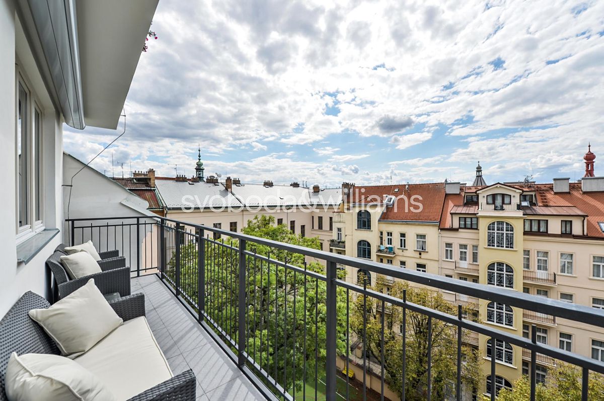 Pronájem bytu 4+kk 140 m² – fotografie 2
