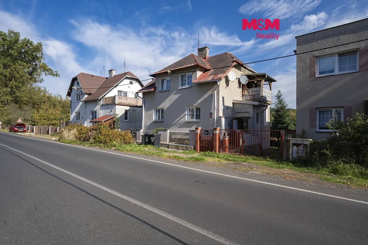Prodej rodinného domu 243 m², pozemek 814 m²