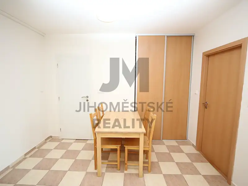 Pronájem bytu pokoje 91 m², Praha – náhled fotky 3