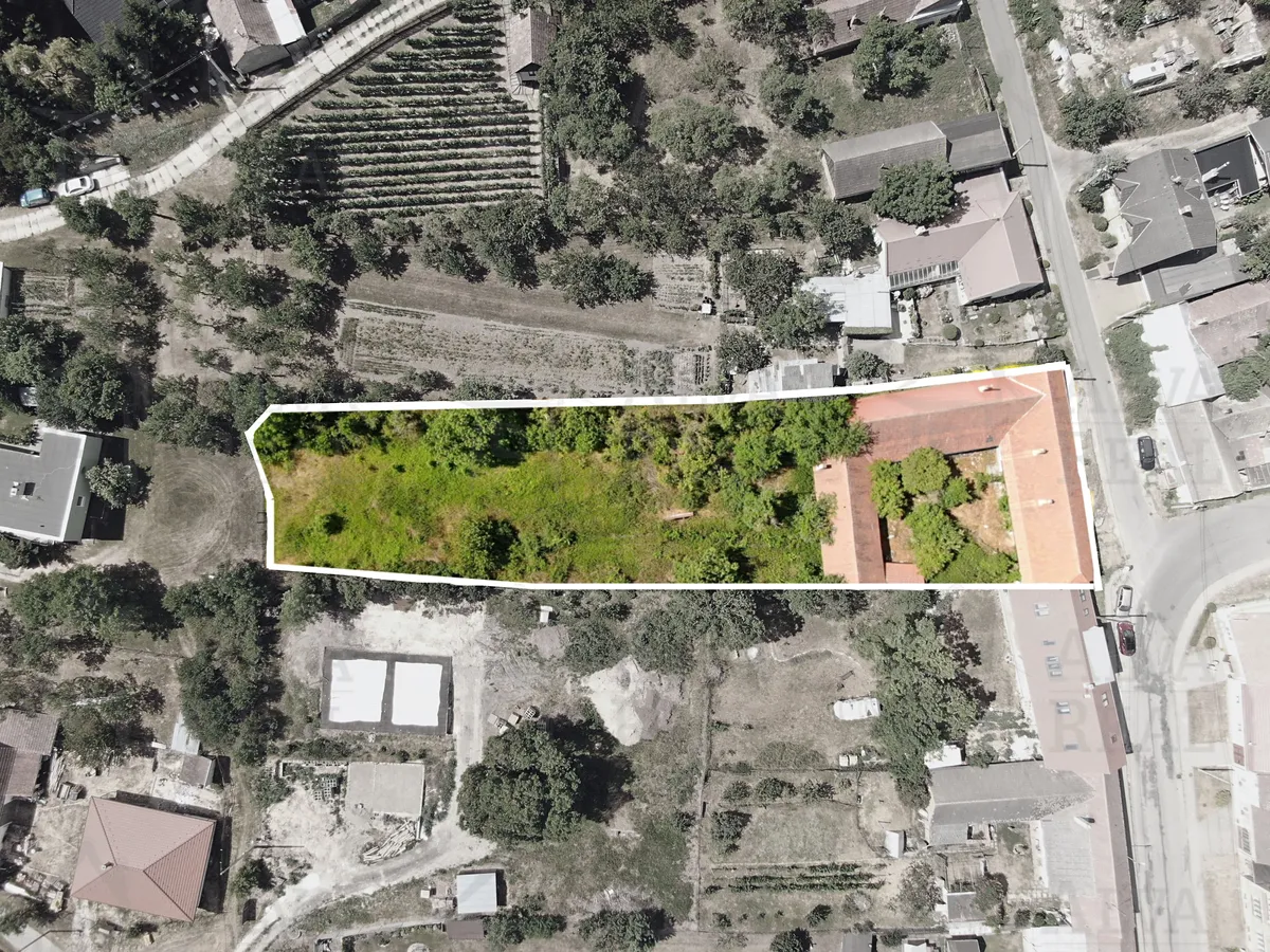 Prodej rodinného domu 370 m², pozemek 2690 m²