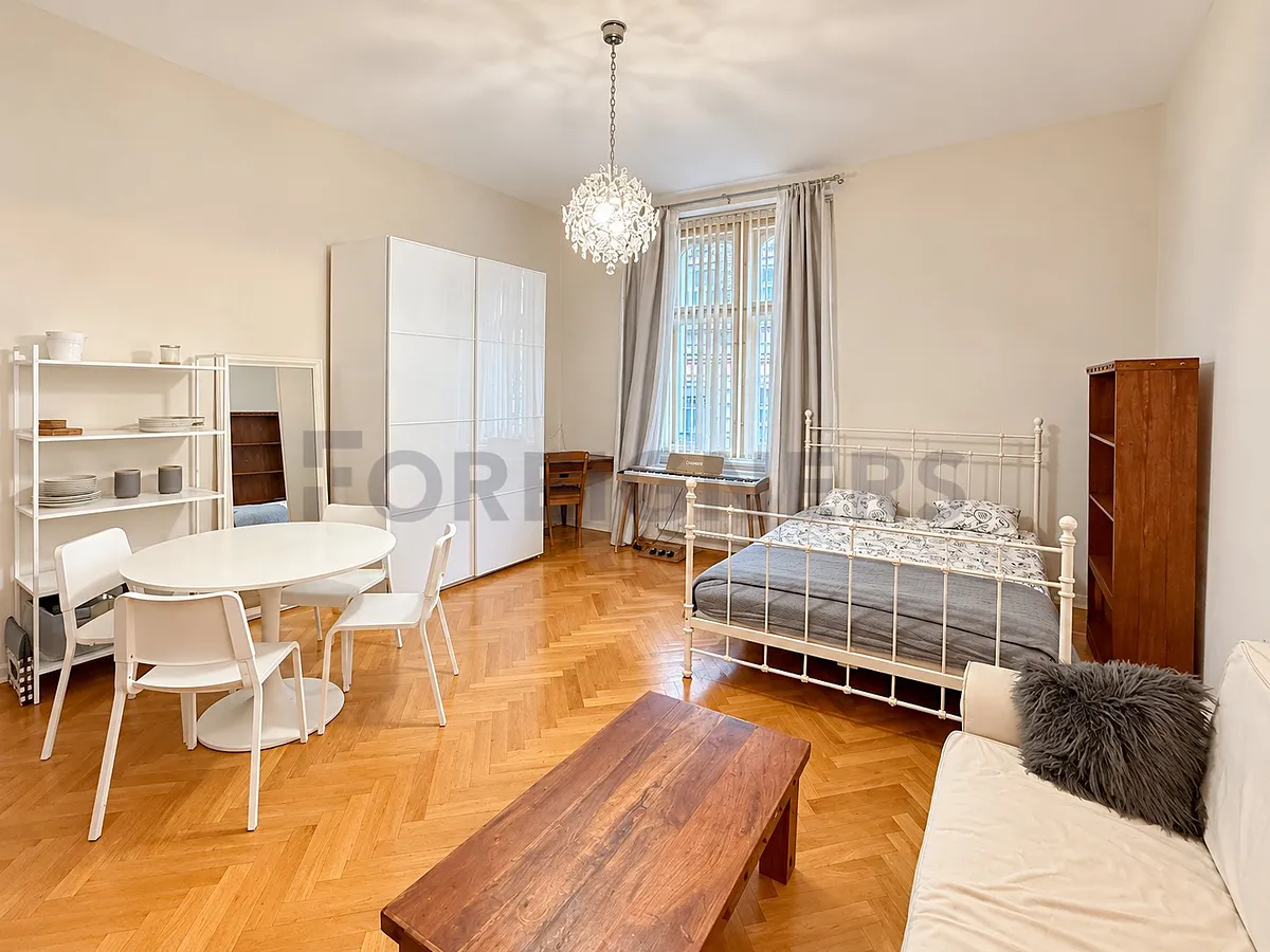 Pronájem bytu 1+kk 40 m²
