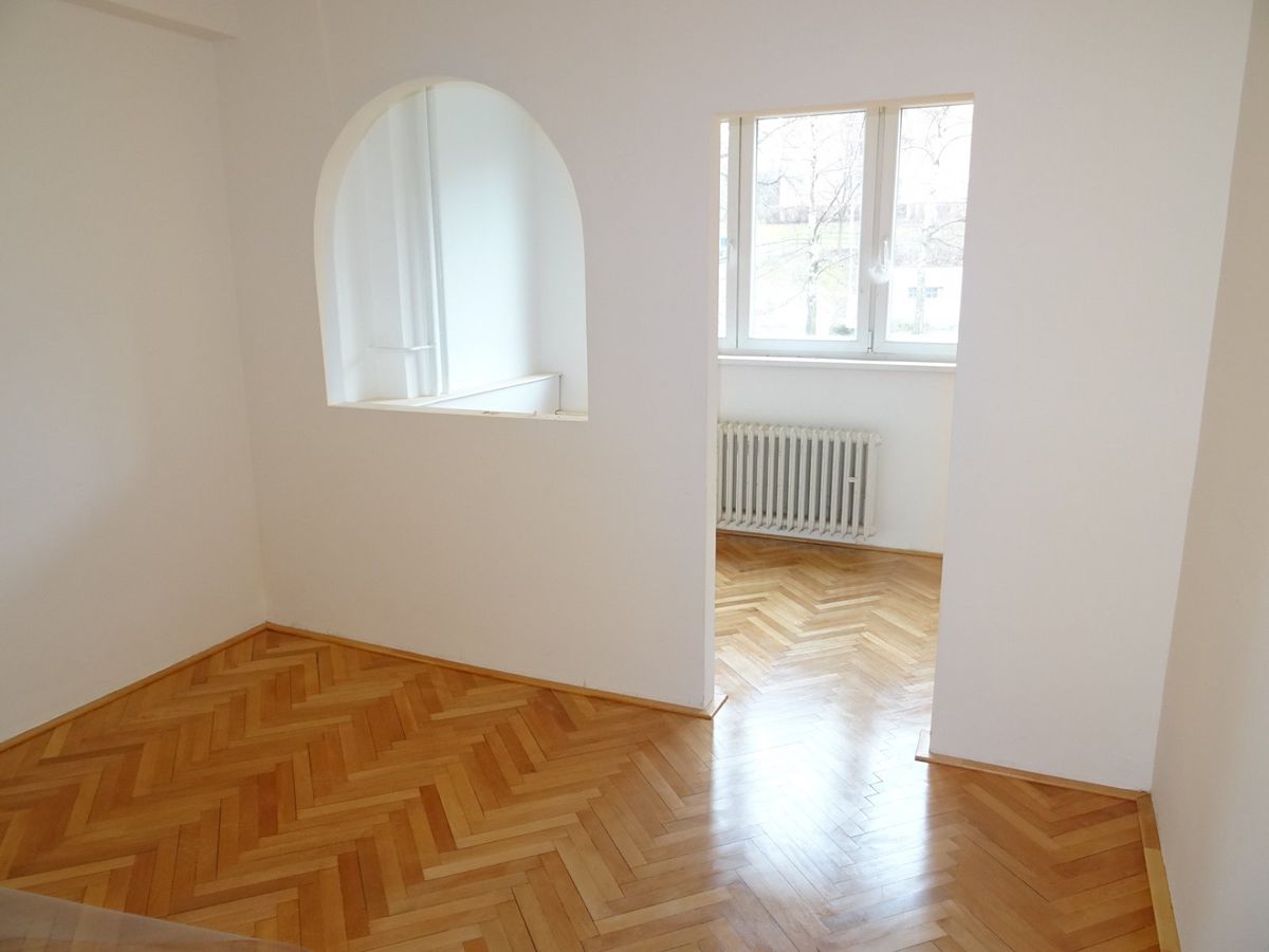 Pronájem bytu 2+kk 39 m² – fotografie 2