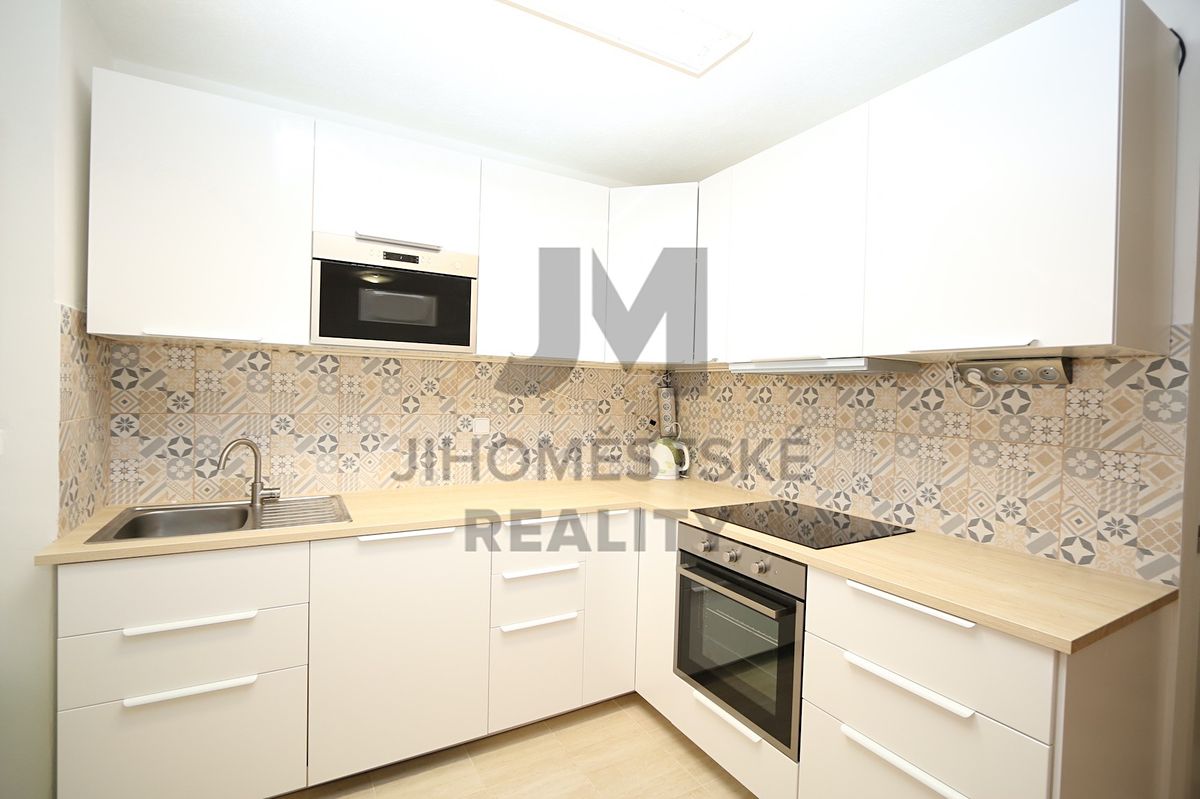 Pronájem bytu pokoje 91 m², Praha – fotka 1 z 3