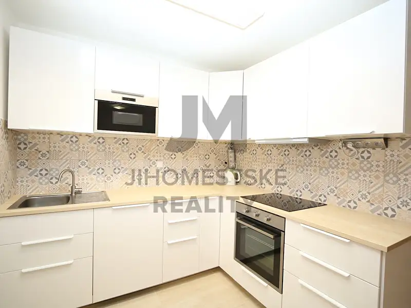 Pronájem bytu pokoje 91 m², Praha – náhled fotky 1
