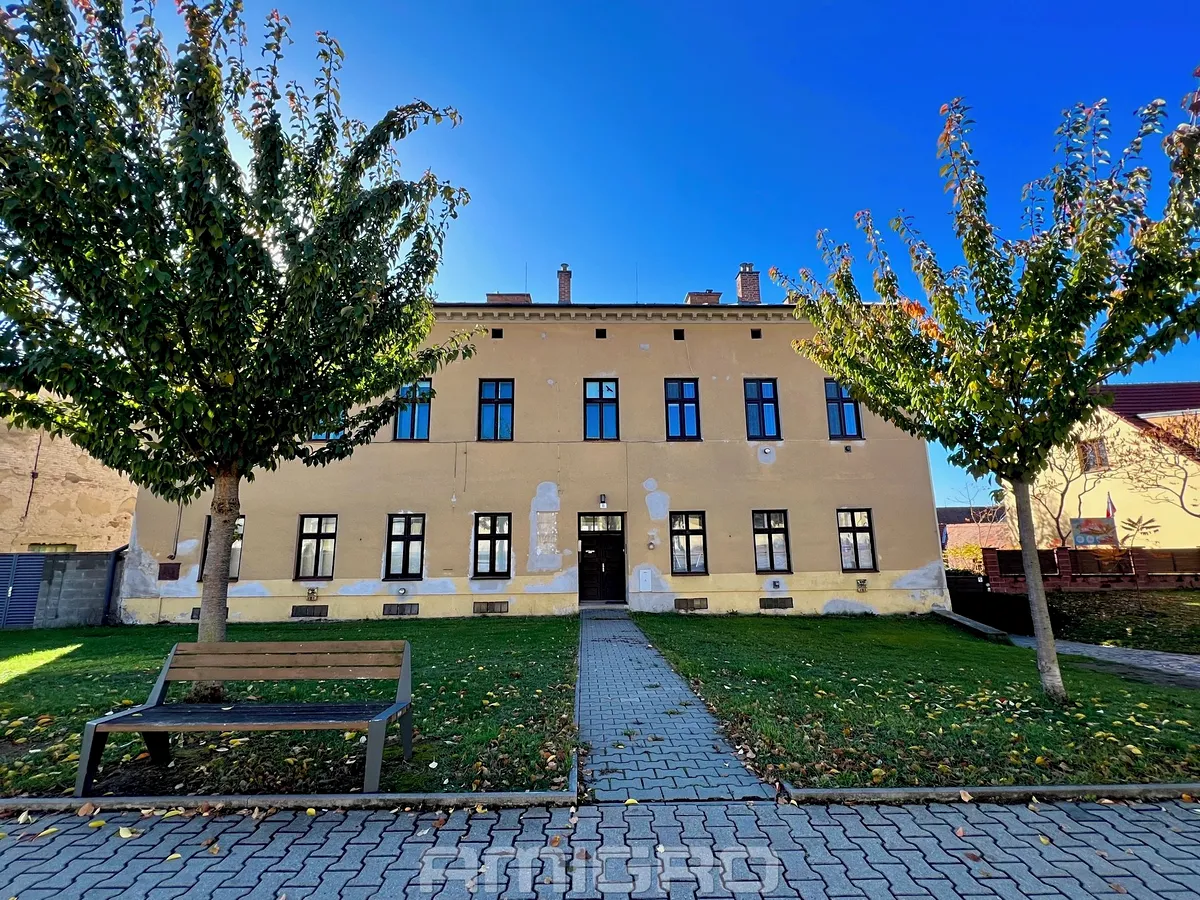 Prodej vícegeneračního domu 1000 m², pozemek 1202 m²