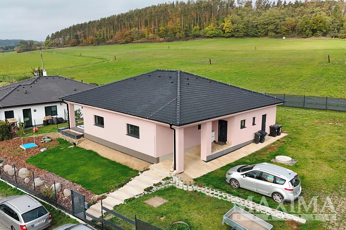 Prodej rodinného domu 148 m², pozemek 1169 m²