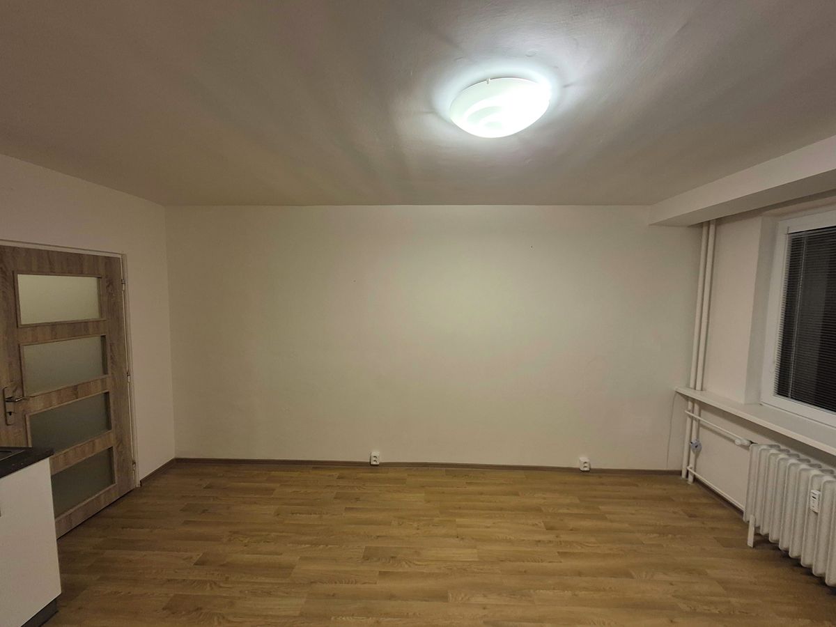 Pronájem bytu 1+kk 23 m² – fotografie 3