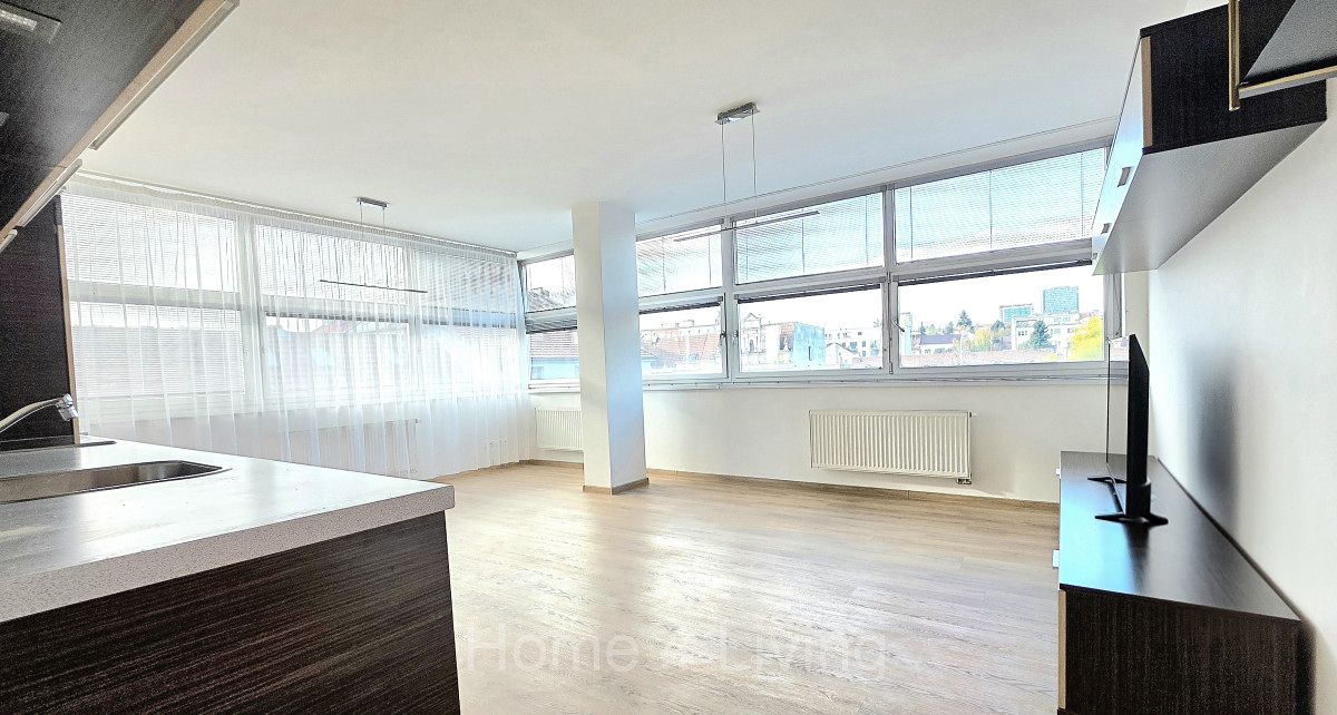 Pronájem bytu 2+kk 61 m² – fotografie 3