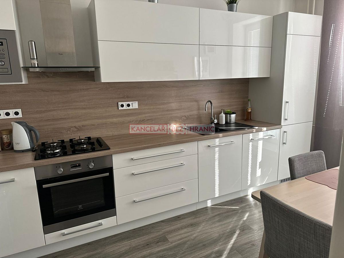Pronájem bytu 2+1 58 m² – fotografie 2