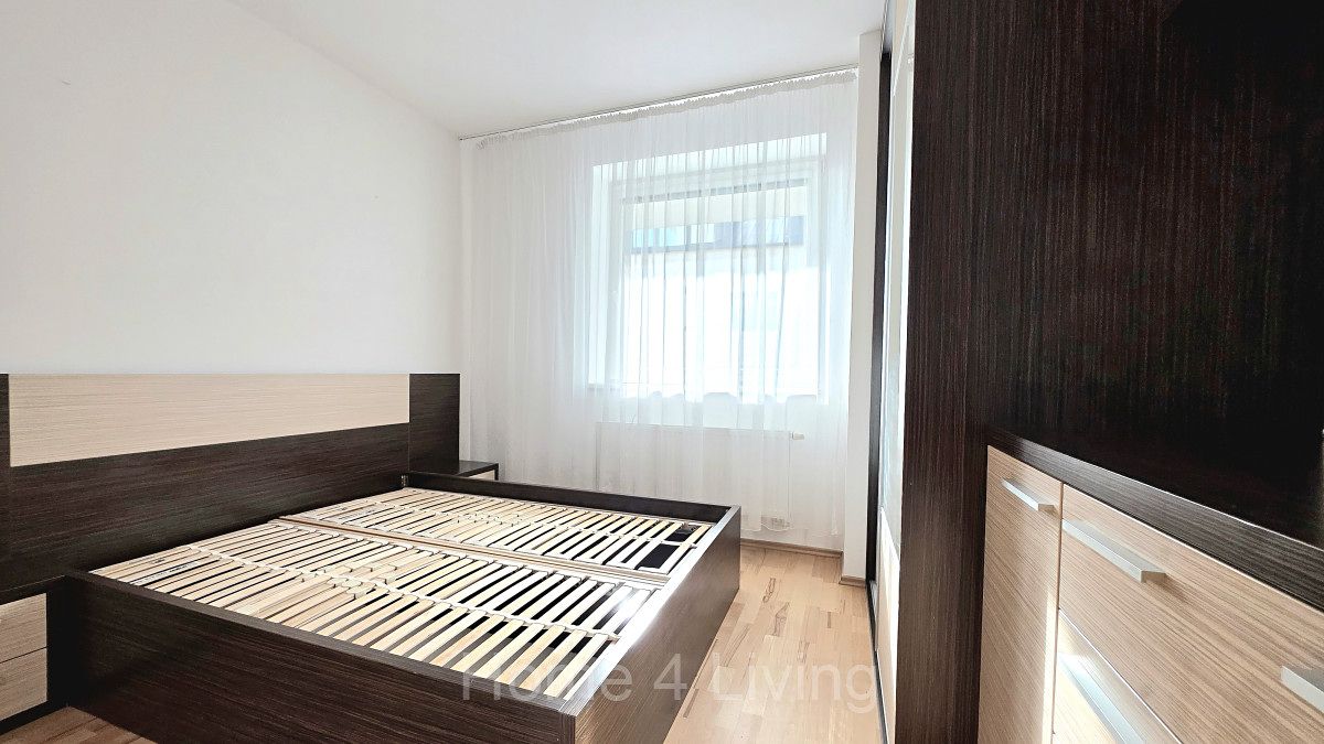 Pronájem bytu 2+kk 61 m² – fotografie 4