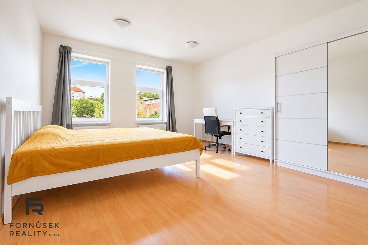 Pronájem bytu 2+kk 62 m² – fotografie 4
