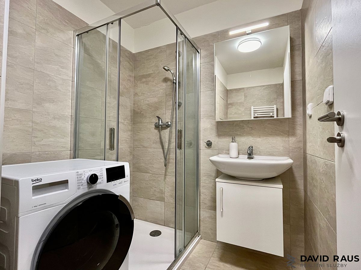 Pronájem bytu 1+kk 34 m² – fotografie 2