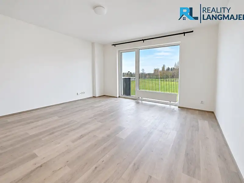 Pronájem bytu 1+kk 38 m², Plzeň – náhled fotky 2